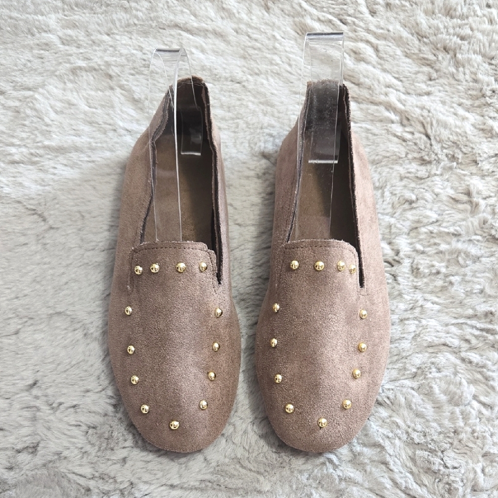 Soft studded taupe flat loafers shoes size 7